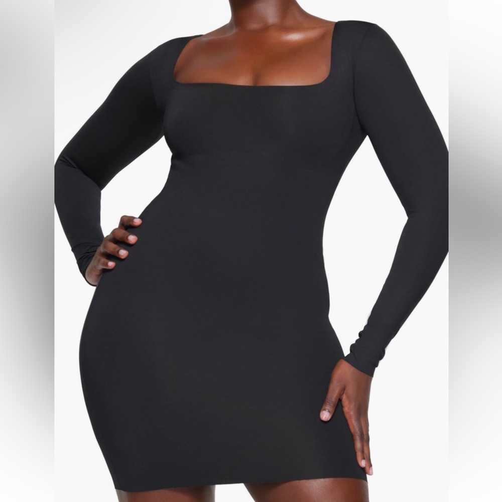 SKIMS body long sleeve dress - Picture 2 of 2